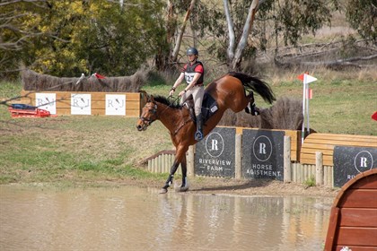 Hazel Shannon and Willinga Park's Cooley SRS. © Willinga Park Facebook page