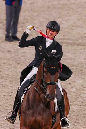 Jessica Von Bredow-Werndl claims Individual Gold © Hippo Foto - Dirk Caremans