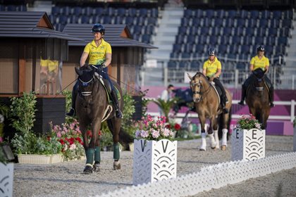 Sharon Jarvis and Romanos, Victoria Davies and Celere, and Emma Booth and Zidane during arena familiarisation. © Jon Stroud Media