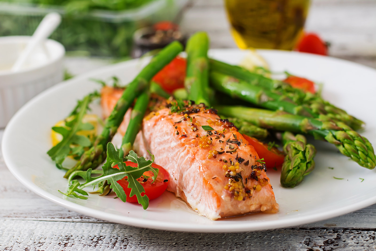 BAKED SALMON WITH CHERRY TOMATOES