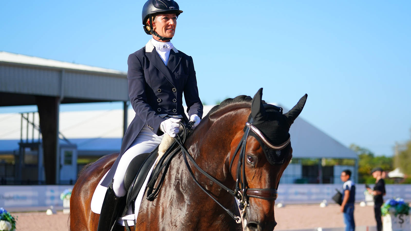 KELLY LAYNE & SAMHITAS MAKE A SPLASH IN FLORIDA